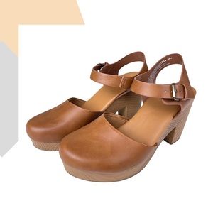 Universal Thread Clog Mary Jane Brown Size 8